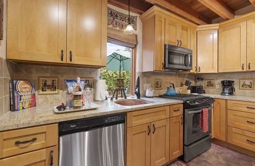 Downtown Santa Fe House | Desert Breeze - Railyard Adobe, Walk to the Plaza