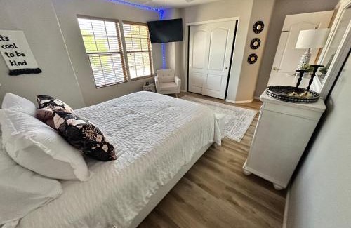 Signal Heights House | Desert Oasis 4BD 3BA, Lux Resort Pool in Mesa, AZ