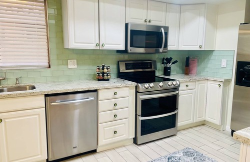 Phoenix House | Desert Oasis Gateway - October Special Rates