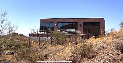 New River House | Desert Rain -Floating House