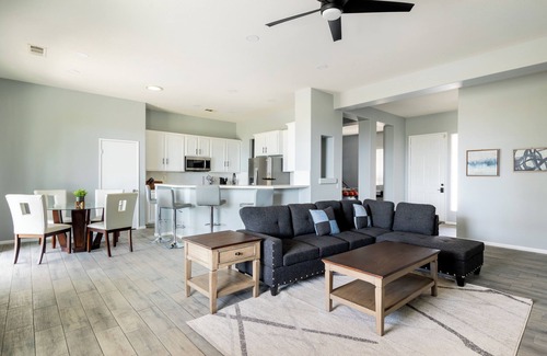 Desert Hot Springs House | Desert Retreat with Modern Style and Amenitiesnnnn