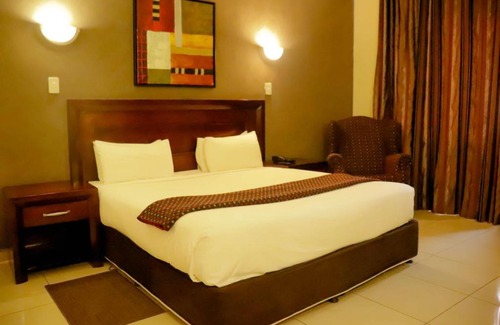 Palapye Hotel | Desert Sands Hotel