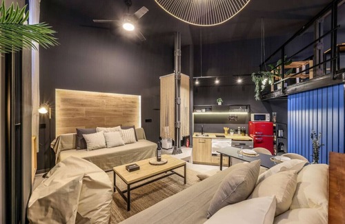 Embajadores Apartment | Design and Elegance in the Heart of Madrid