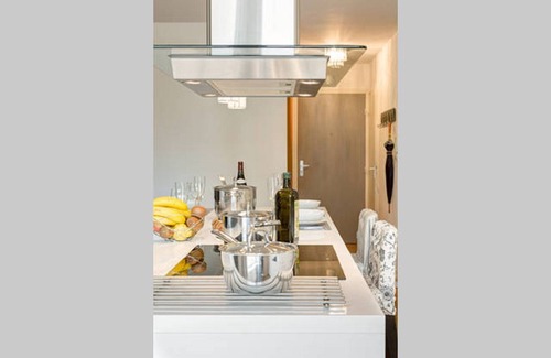 Gambetta Apartment | Design Apartment @ Paris La Defense