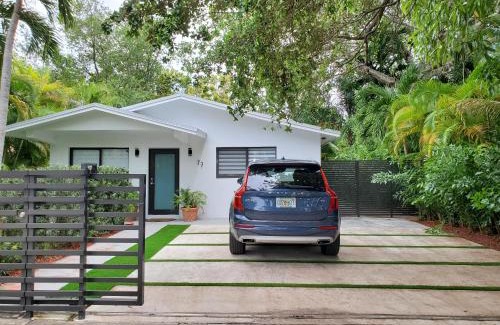 Buena Vista House | Design District by Midtown, Wynwood, Brickell, 10 min to the Beach, FREE PARKING
