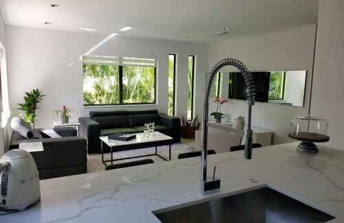 Buena Vista House | Design District by Midtown, Wynwood, Brickell, 10 min to the Beach, FREE PARKING