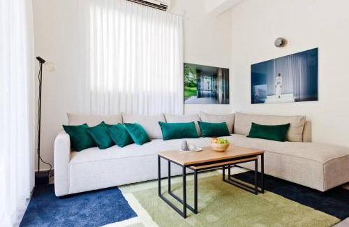 Tel Aviv City Center Apartment | Designed 2BR apartment over Dizengoff square - Panoramic View