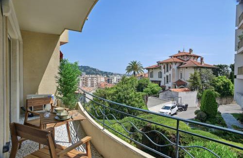 Carnot Apartment | Designer flat, luxurious, close from Palais, terrasse, private garage, Air Conditoning