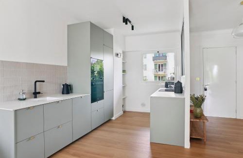 Carnot Apartment | Designer flat, luxurious, close from Palais, terrasse, private garage, Air Conditoning