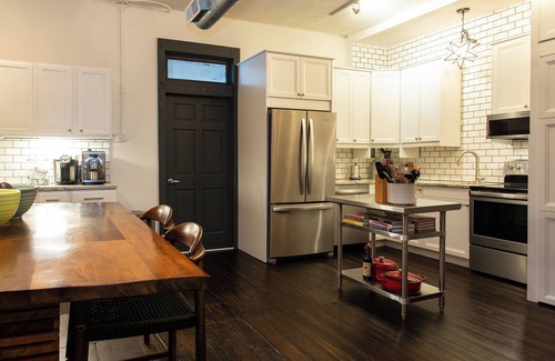 Michigan City Apartment | Designer Loft Within Walking Distance to Restaurants, Bars & Beach! Pet Friendly