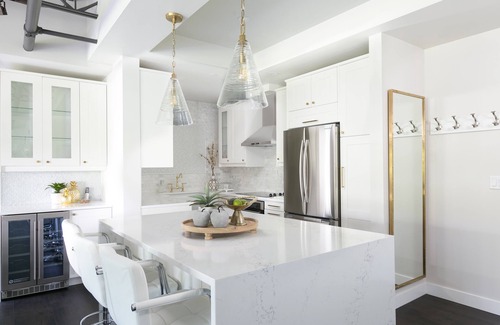 Kelowna Central Business District Hotel | Designer Penthouse in the heart of Downtown Kelowna