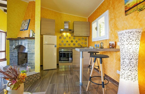 Sarangio House | Detached 2-bedroom house with large plot, lake view and whirlpool
