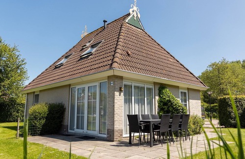 Eernewoude Cottage | Detached bungalow for 8 persons
