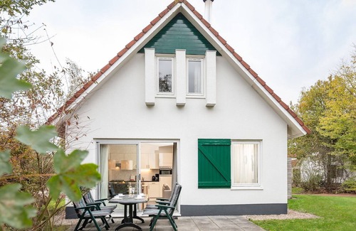 Hoogersmilde Cottage | Detached bungalow for 5 persons