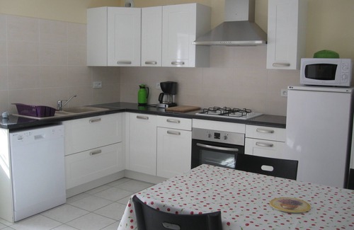 Cassen House | Detached gite in the countryside near Dax and the Landes coast. Pets allowed.