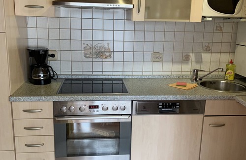Waldsiedlung Romerstraße House | Detached holiday home with 80 sqm living space. for max. 5 pers. Kitchen, bathroom, 2 bedrooms