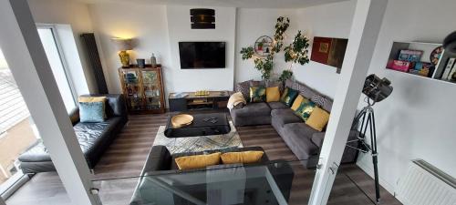 Penrhyn Bay House | Detached House With Amazing Sea View and Hot Tub