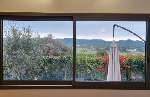 Pertuis House | Detached house with garden, private terrace and shared swimming pool.