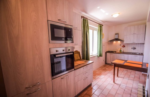Melezzole House | Detached house with private pool 1,5 km from shops and restaurant. AC & Wi-fi