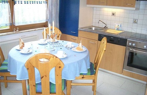 Uslar House | Detached single-storey bungalow with terrace