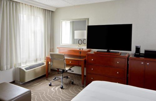 Romulus Hotel | Detroit Metro Airport Marriott