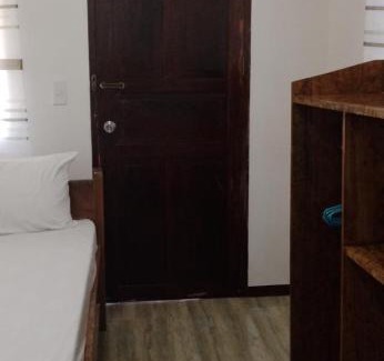 Port Barton House | Dhadas place