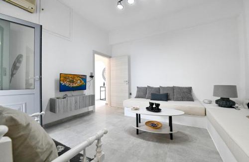 Korissia House | Diamond, a modern and stylish house, near the shops and restaurants in Korissia