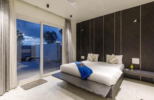 Doddaballapur Villa | Diamond Blue Pool Villa Private Pool Veg Food