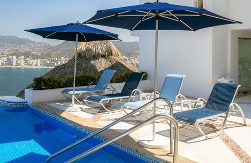 Las Brisas Apartment | Diamond Breezes Luxury