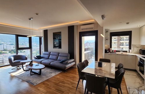 Centar Apartment | Diamond Residences 2bd 2bth 11fl Lux Apt w/Free P