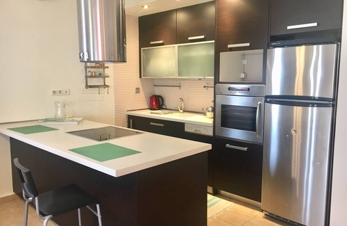 Nea Peramos Apartment | Diamond Resort is situated in the quiet suburbs of Nea Peramos