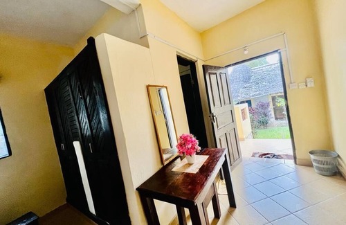 Galu House | Diani Beach Luxury Retreat with 5 Bedrooms