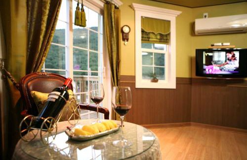 Geoje House | Didimdol Pension