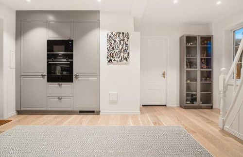 Sandviken House | DINBNB Homes l Charming 2-Bedroom Home by the Sea Cozy