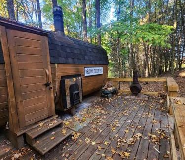 Eagle Lake Ski Chalet | Dingle Run Lodge at Sir Sam's