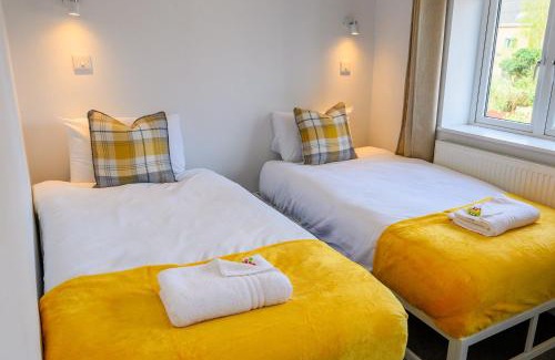 Bristol House | Dings House With FREE Parking In Super Central South West City Location By StayStaycations
