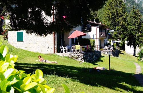 Idro Apartment | Directly on the lake with panoramic views