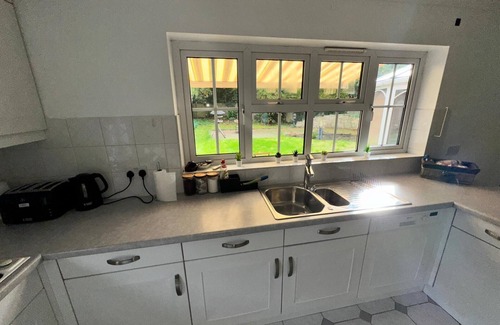 Bray on Thames House | Discover Heaven's Way Heathrow: 25% Off! Near Windsor Castle, Legoland, Windsor!