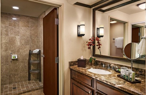 Gainey Village Villas Resort | Discover Ideally Located Suites in Gainey Ranch AZ w/Free Parking & Breakfast!