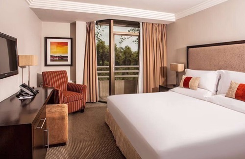 Maseru Hotel | Discover Kingdom of the Sky! Onsite Spa, Sauna, Swimming Pool & FREE Parking!