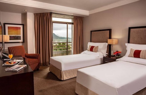 Maseru Hotel | Discover Kingdom of the Sky! Onsite Spa, Sauna, Swimming Pool & FREE Parking!