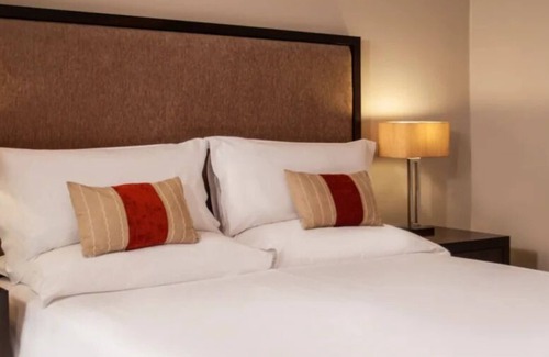 Maseru Hotel | Discover Kingdom of the Sky! Onsite Spa, Sauna, Swimming Pool & FREE Parking!