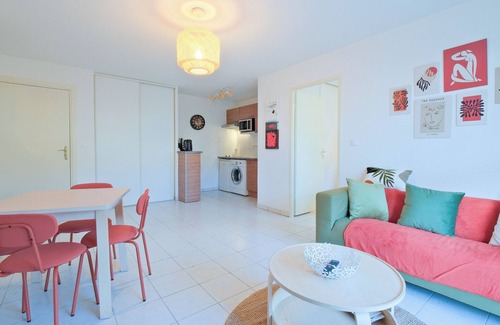 Marsac-sur-l'Isle Apartment | Discover "Lit d'Isle", your haven of peace in a secure residence with parking!