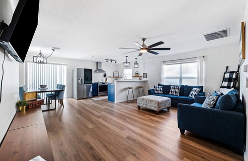 Balm House | Discover the Best of Central Florida from Wimauma