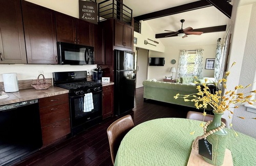 Palmer Lake House | Discover the charm of Palmer Lake at this cozy cottage in this peaceful town.