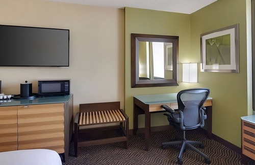 San Jose Apartment | Discover Winchester Mystery House! 2 Comfortable Units, Free Airport Shuttle!