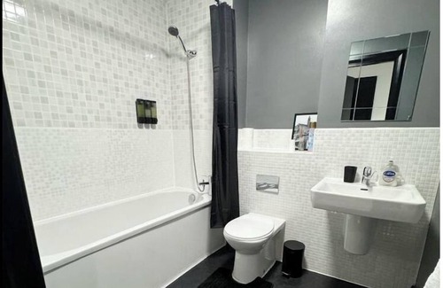 Chorlton-on-Medlock Apartment | Discover Your Dream Stay