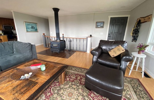 Bayshore House | Discover your perfect Oregon Coast getaway at Bayshore Sunsetter in Waldport