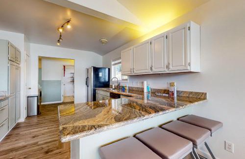 Adelma Beach House | Discovery Bay View Home