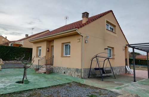Zarzuela del Monte House | Disfrutar y relajarse en el Robledal